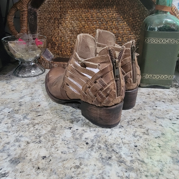 Freebird "Slate" belted booties - Picture 14 of 15